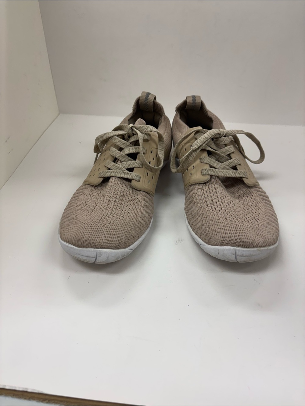 WHITTIN SNEAKER SHOE  WOMEN 9 / 40
CREAM TAN  LIGHTWEIGHT NATURAL COMFORT